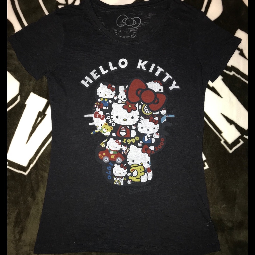 ❤️❤️HELLO KITTY 35th ANNIVERSARY BURNOUT TEE❤️❤️ - Picture 2 of 7